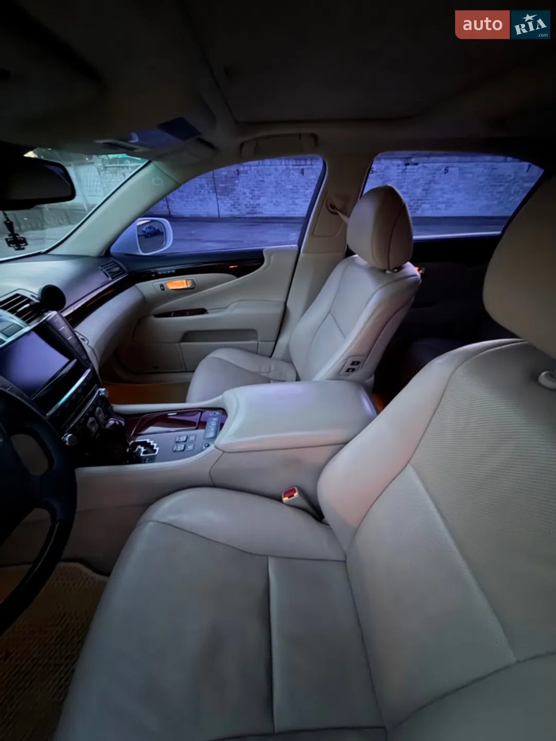 2010 Lexus LS - мініатюра 11