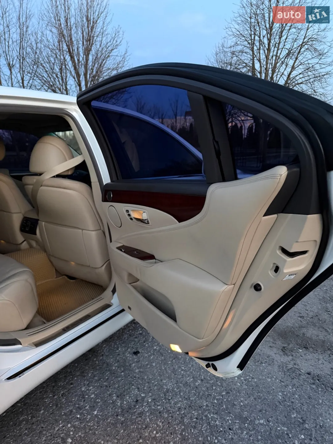2010 Lexus LS - мініатюра 9