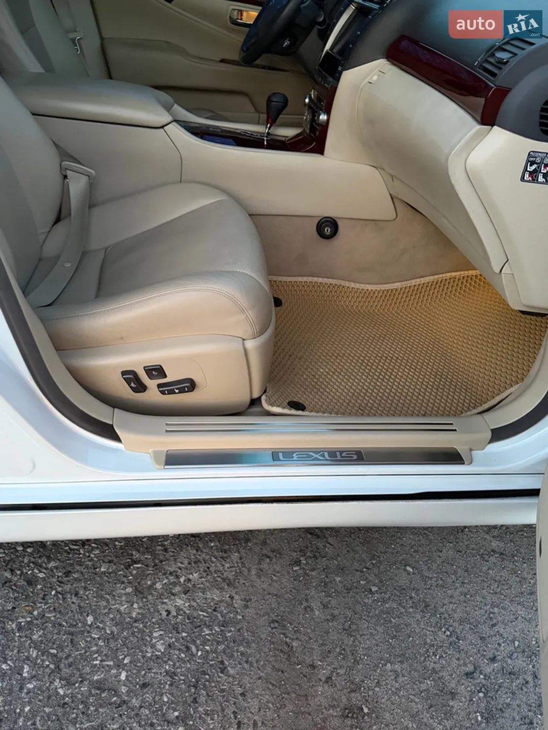 2010 Lexus LS - мініатюра 19