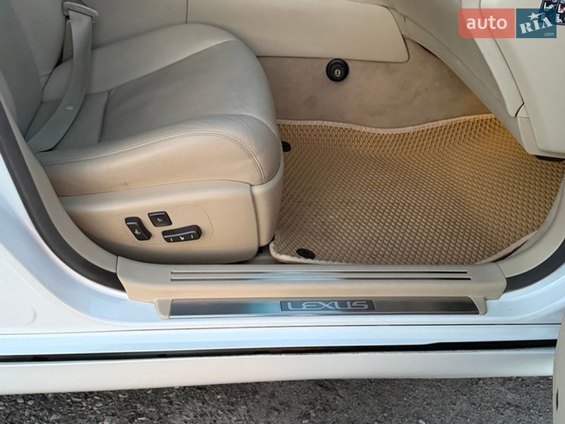Седан Lexus LS 2010 в Сумах