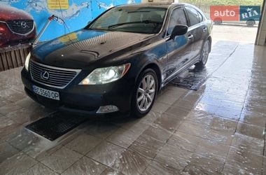 Седан Lexus LS 2007 в Новому Розділі