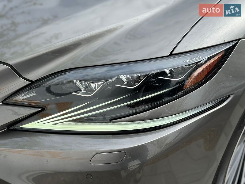 Седан Lexus LS 2018 в Киеве фото 10 Седан Lexus LS 2018 в Киеве