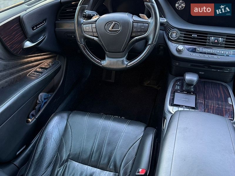 Седан Lexus LS 2018 в Киеве
