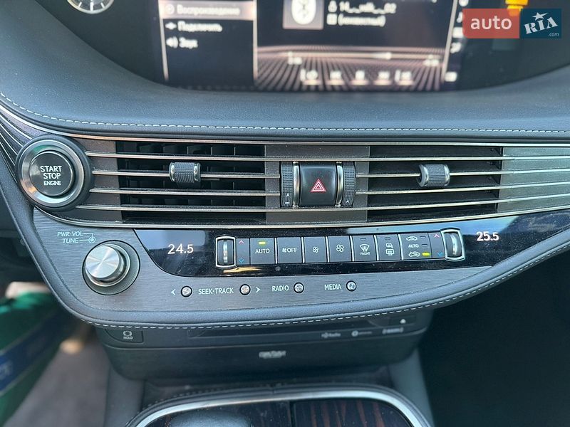 Седан Lexus LS 2018 в Киеве
