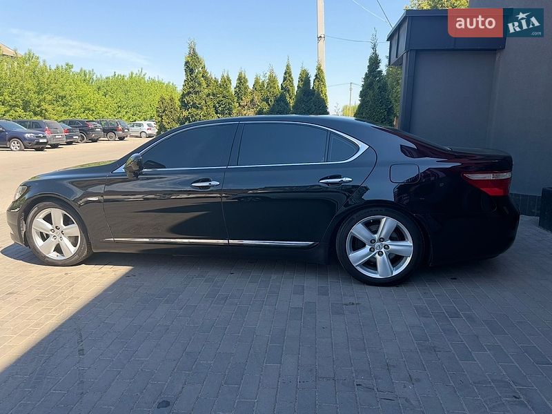 Седан Lexus LS 2007 в Луцке