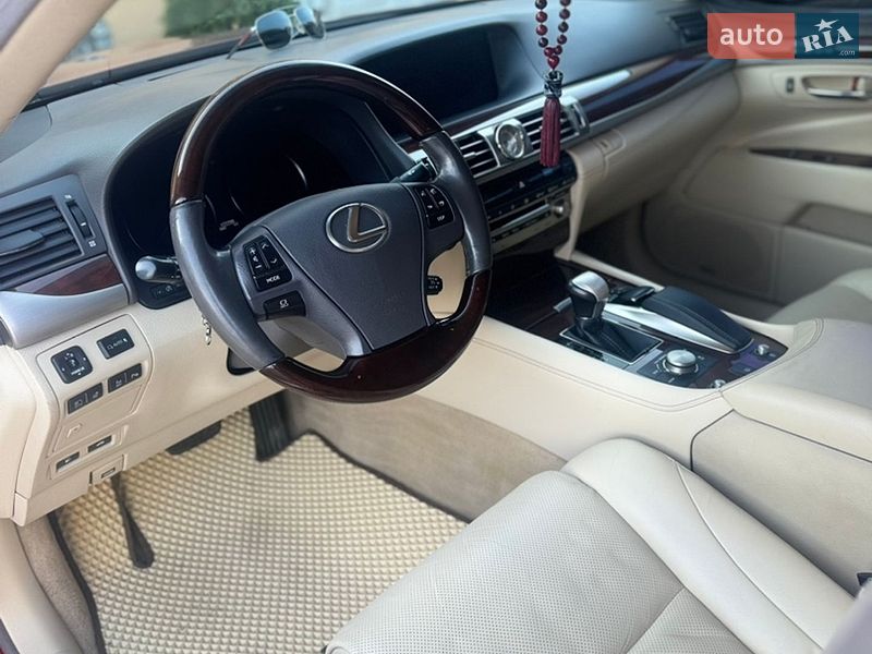Седан Lexus LS 2013 в Полтаве