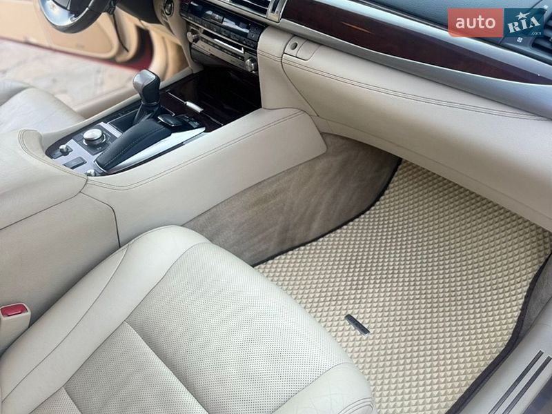 Седан Lexus LS 2013 в Полтаве