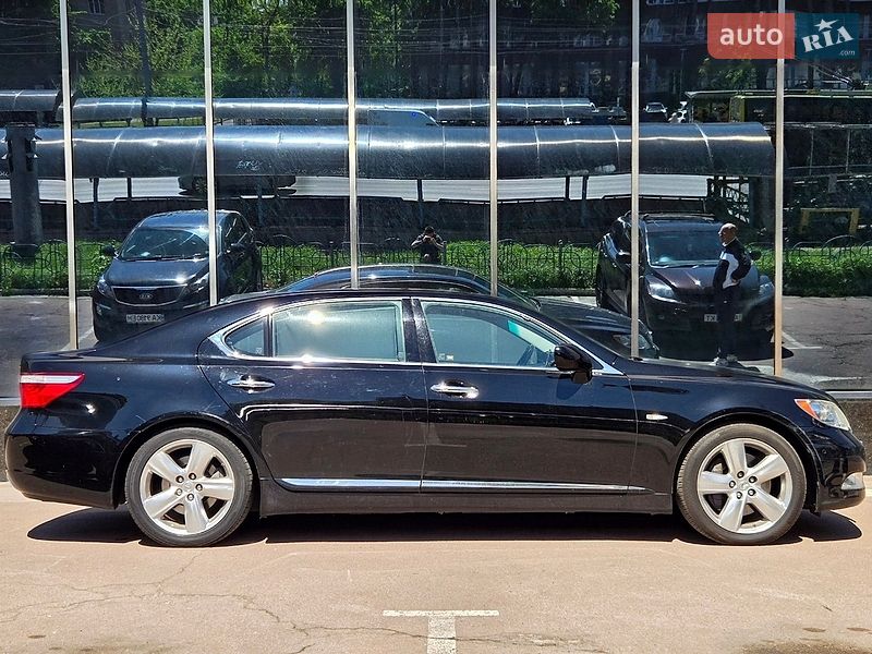 Седан Lexus LS 2007 в Киеве