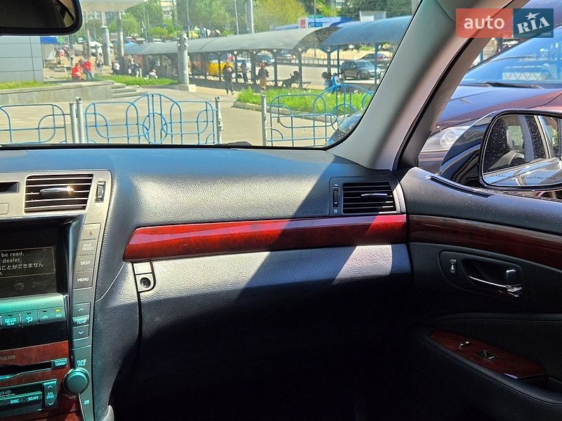 Седан Lexus LS 2007 в Киеве