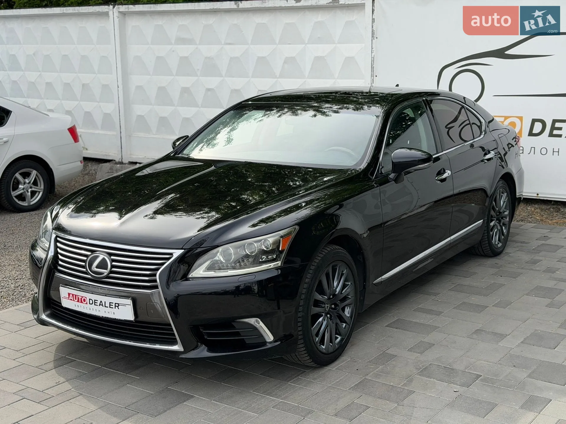 2013 Lexus LS - мініатюра 2