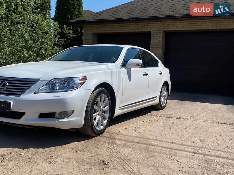 Lexus LS 2011