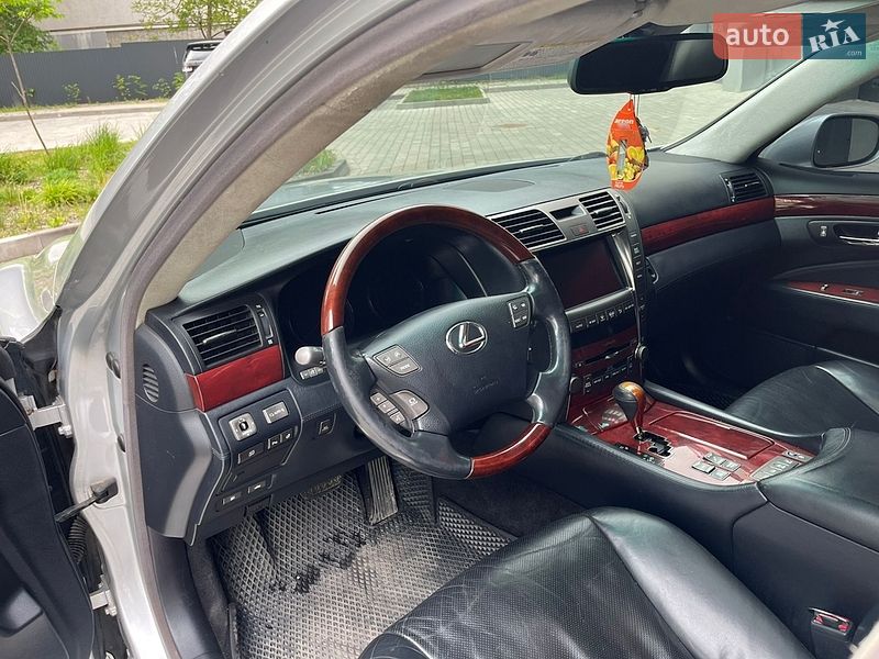 Седан Lexus LS 2007 в Івано-Франківську