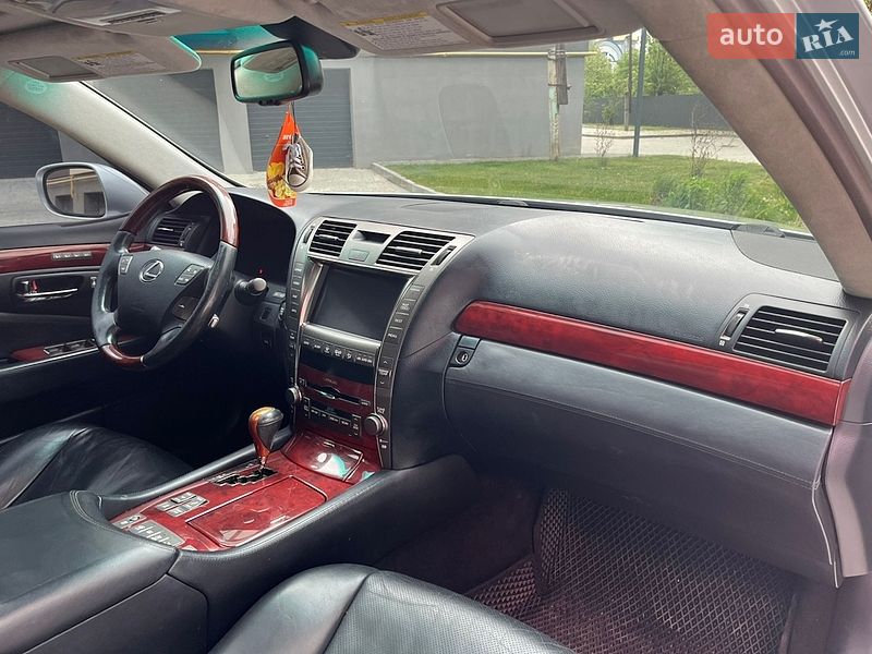 Седан Lexus LS 2007 в Івано-Франківську