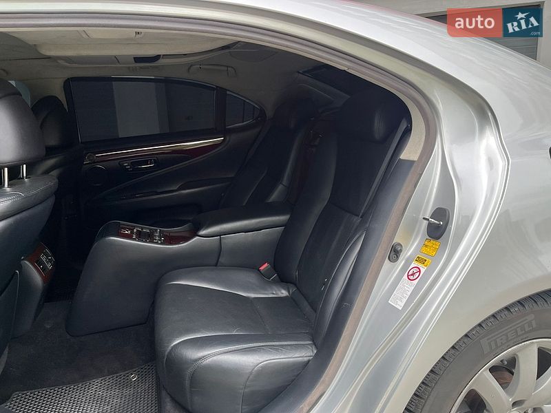 Седан Lexus LS 2007 в Івано-Франківську