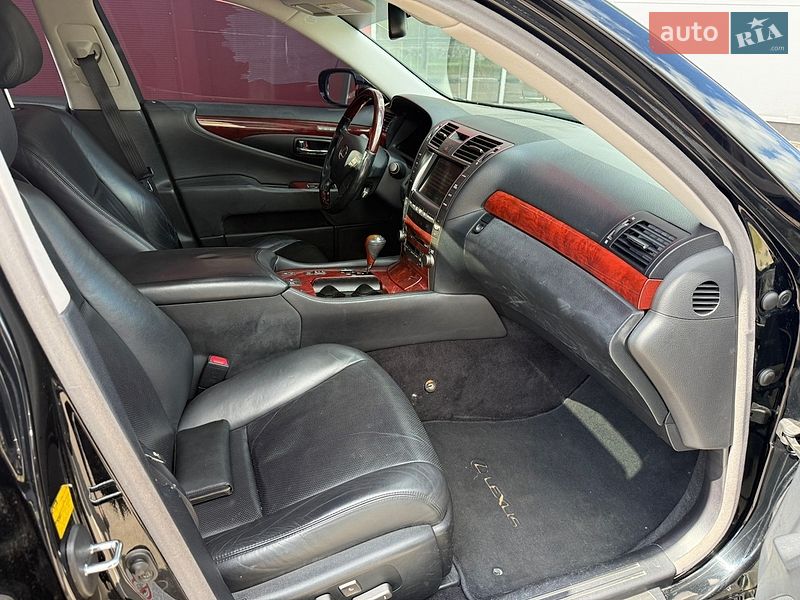 Седан Lexus LS 2007 в Киеве