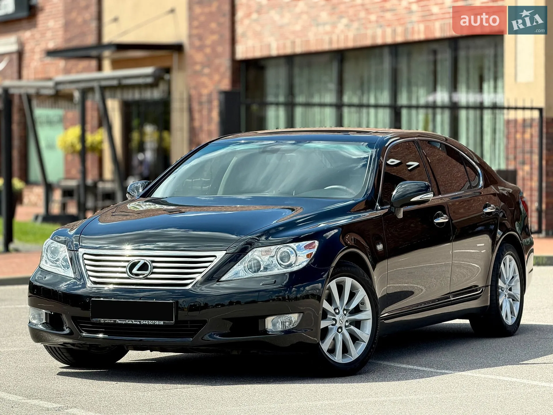 2010 Lexus LS - мініатюра 2