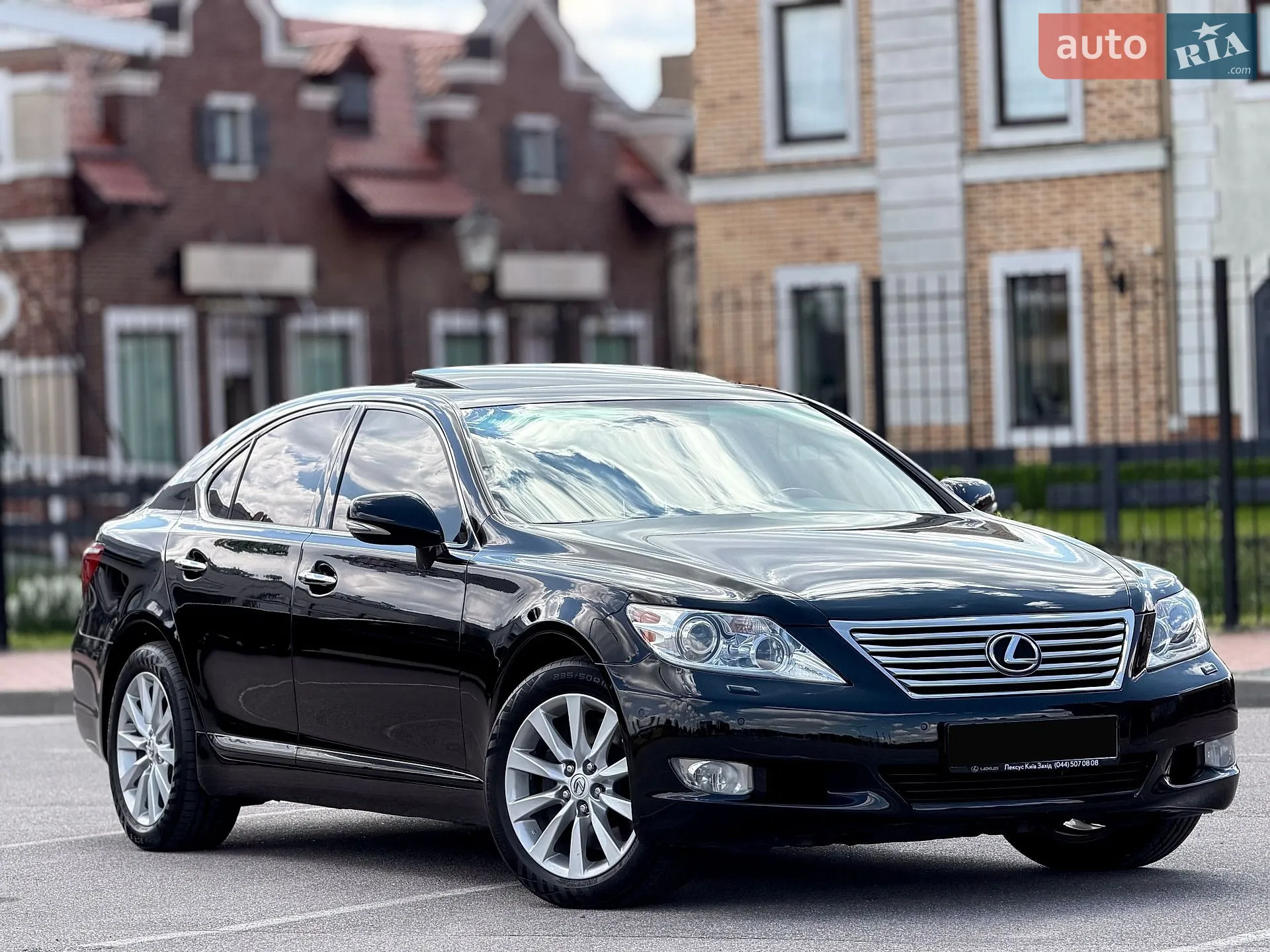 2010 Lexus LS - мініатюра 29