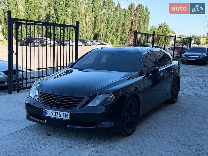 Седан Lexus LS 2007 в Кременчуці