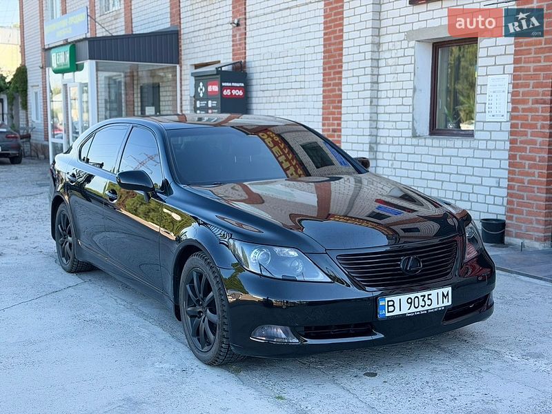Седан Lexus LS 2007 в Кременчуці