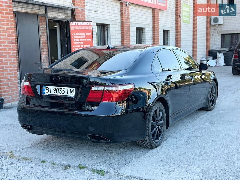 Седан Lexus LS 2007 в Кременчуці