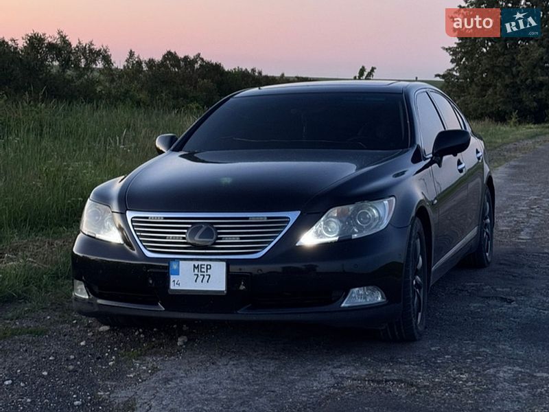 Седан Lexus LS 2007 в Бродах