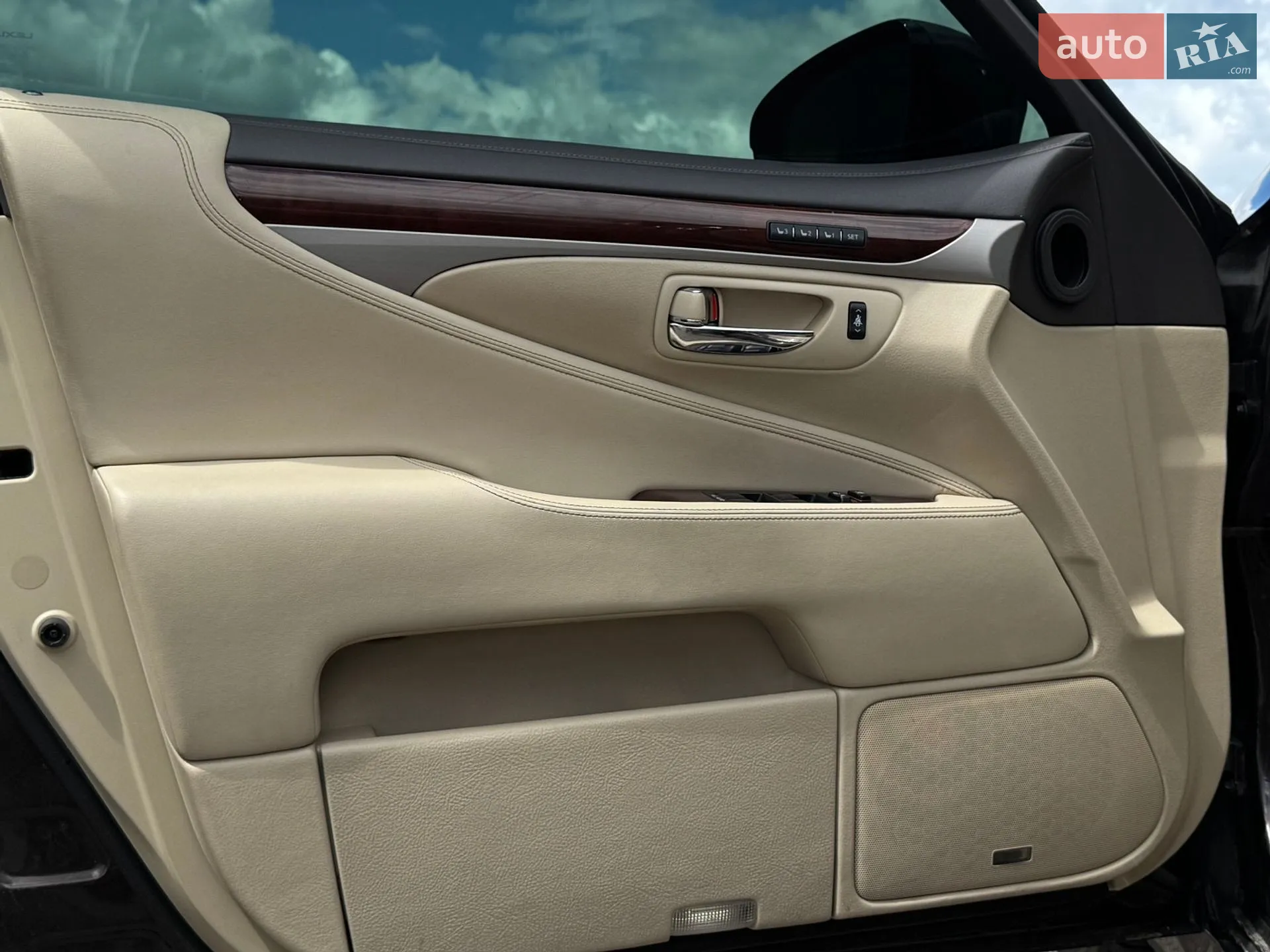 2014 Lexus LS - мініатюра 15