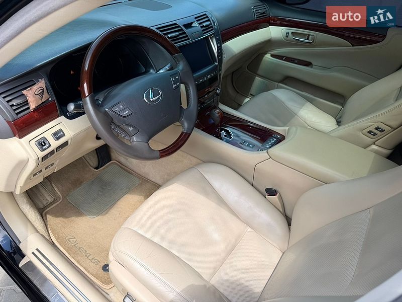 Седан Lexus LS 2007 в Одессе