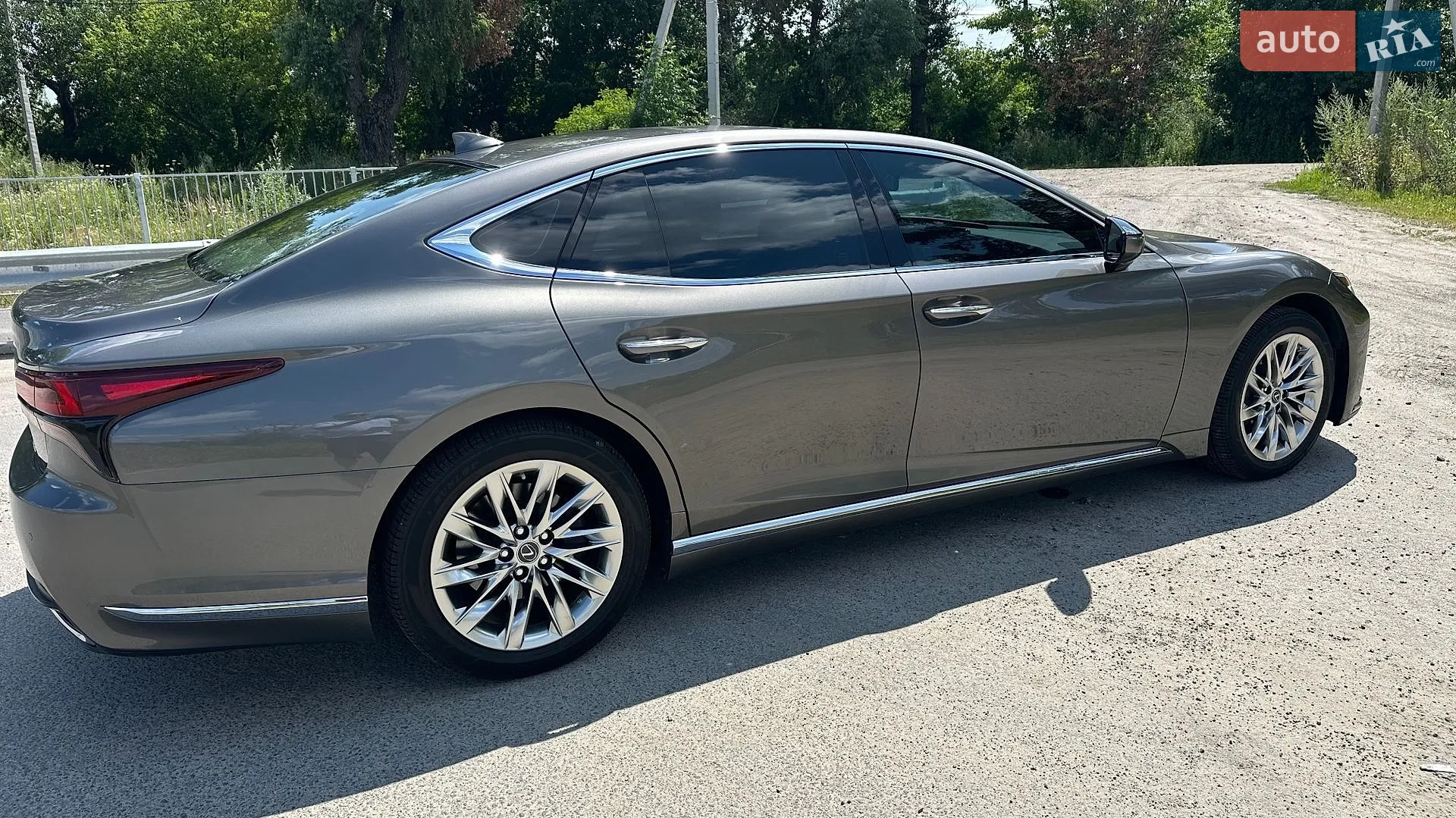 2020 Lexus LS - мініатюра 3