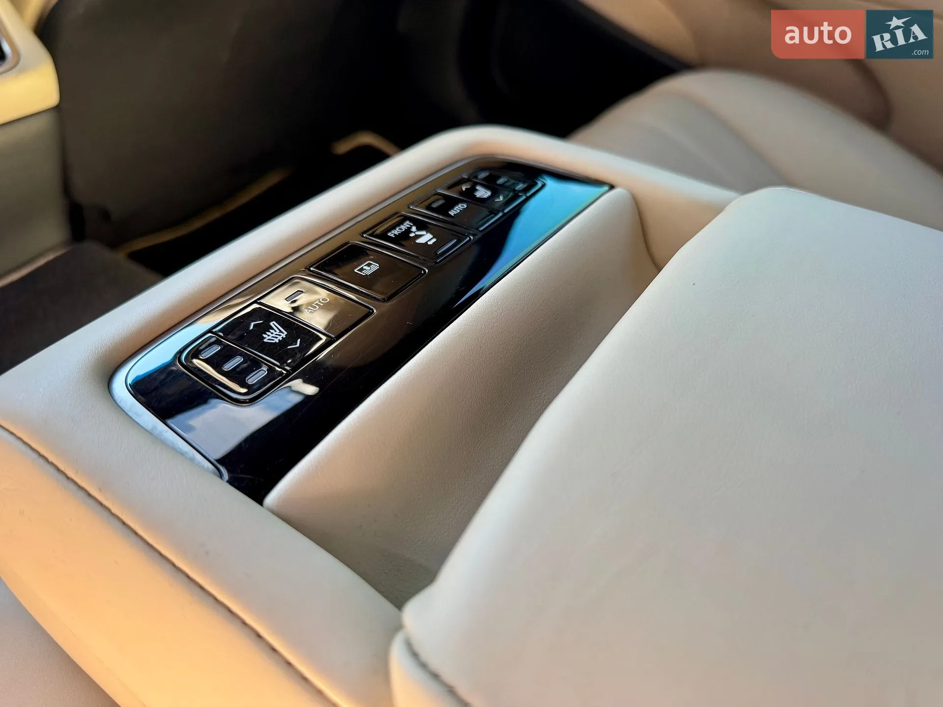2020 Lexus LS - мініатюра 29