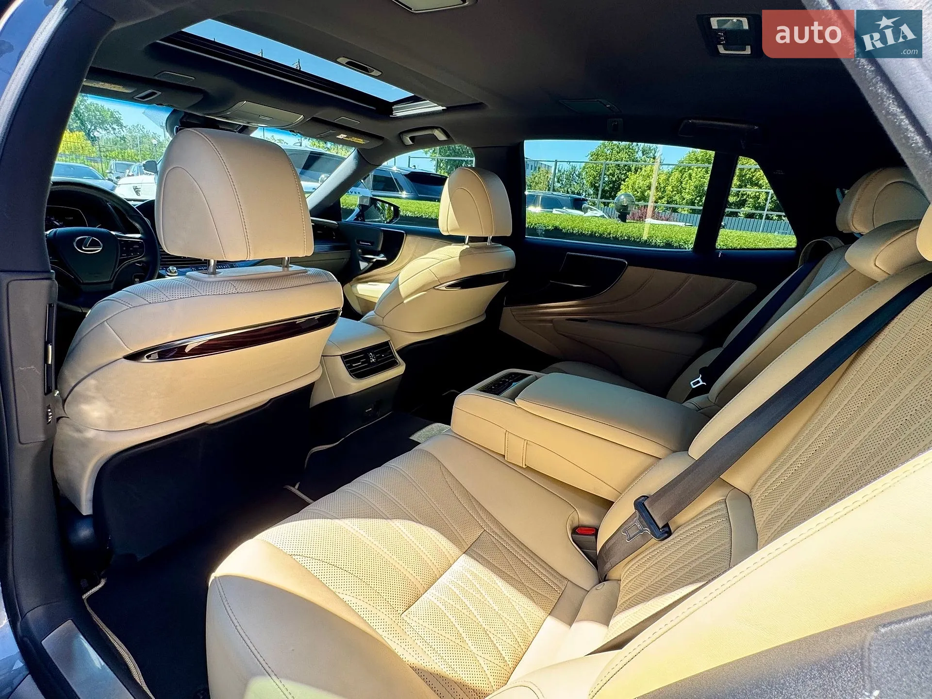 2020 Lexus LS - мініатюра 32