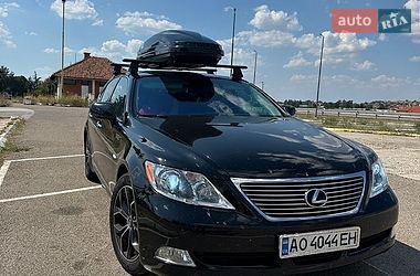 Седан Lexus LS 2008 в Ужгороді