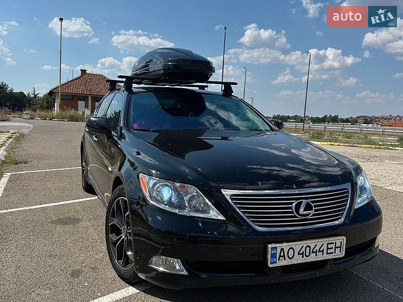 Седан Lexus LS 2008 в Ужгороді