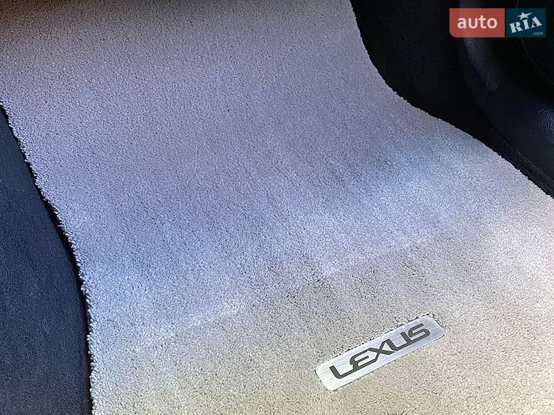 Седан Lexus LS 2008 в Ужгороді