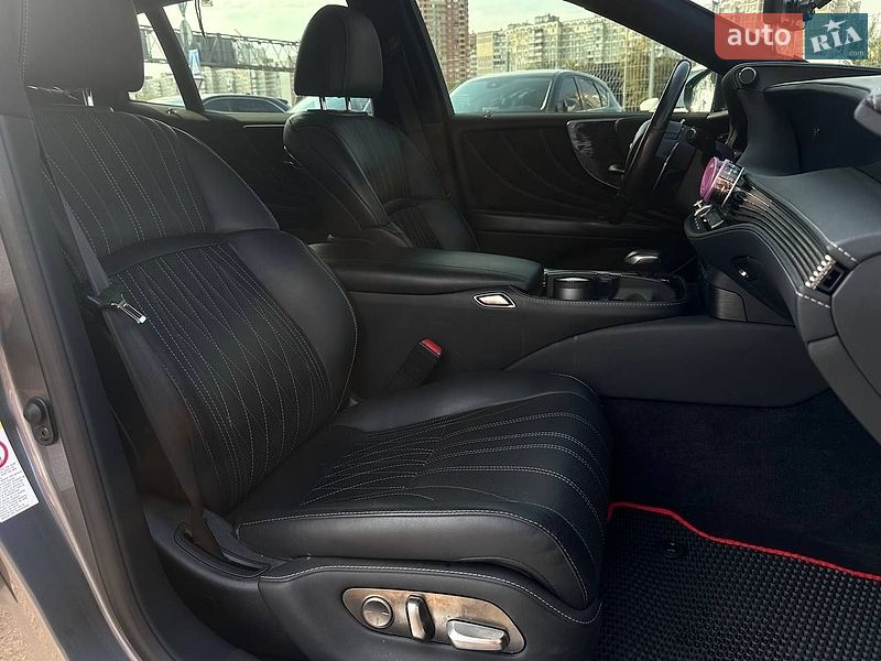 Седан Lexus LS 2018 в Киеве