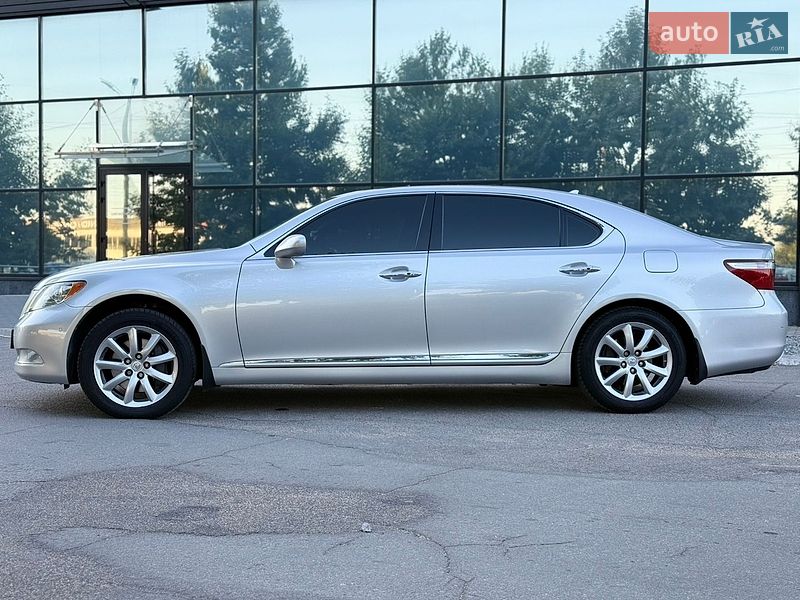 Седан Lexus LS 2008 в Дніпрі