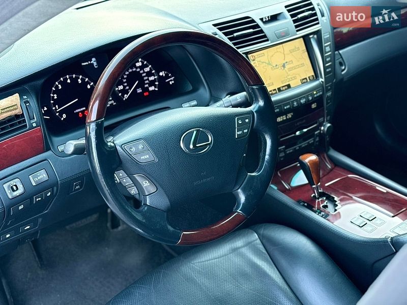 Седан Lexus LS 2008 в Дніпрі