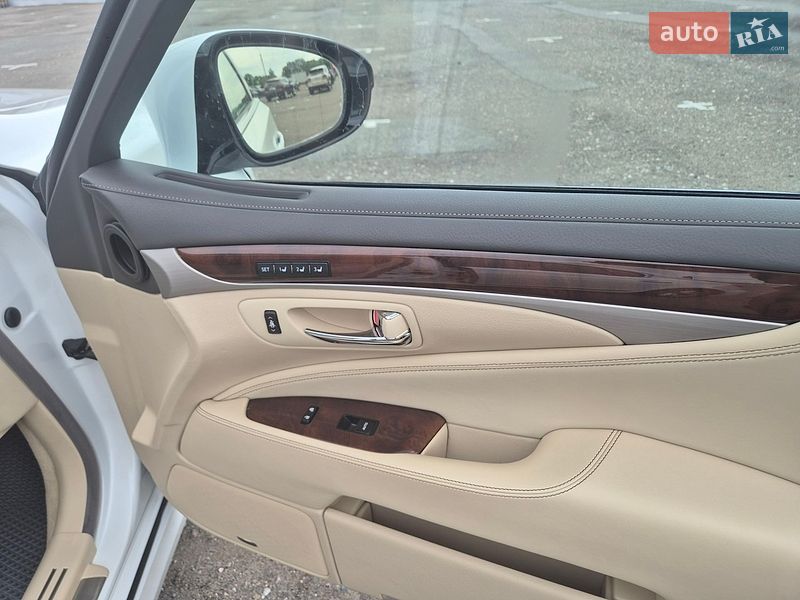 Седан Lexus LS 2013 в Киеве