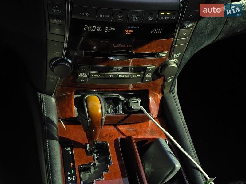 Седан Lexus LS 2007 в Славянске
