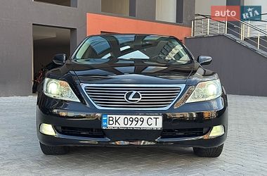 Седан Lexus LS 2008 в Ровно