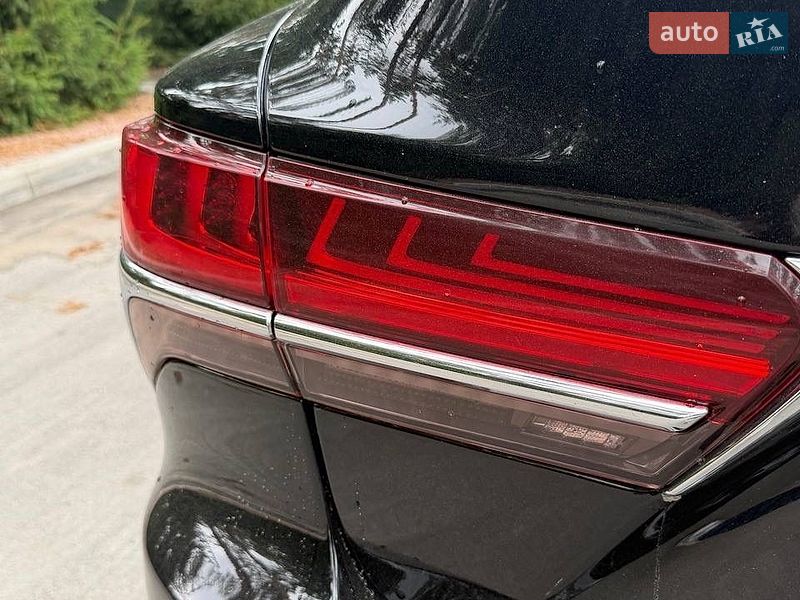 Седан Lexus LS 2018 в Киеве