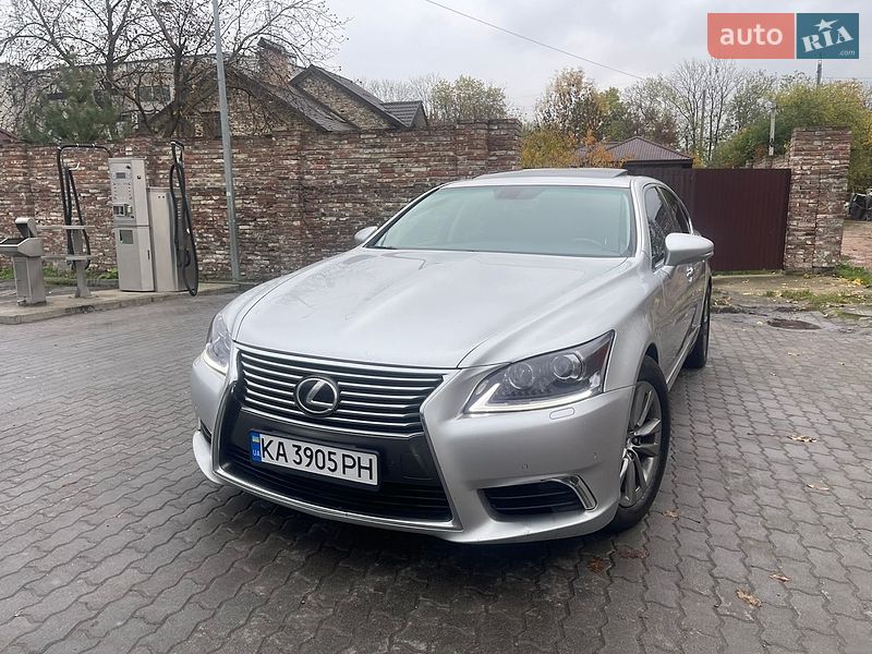 Седан Lexus LS 2013 в Львові