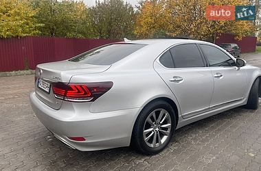 Седан Lexus LS 2013 в Львові