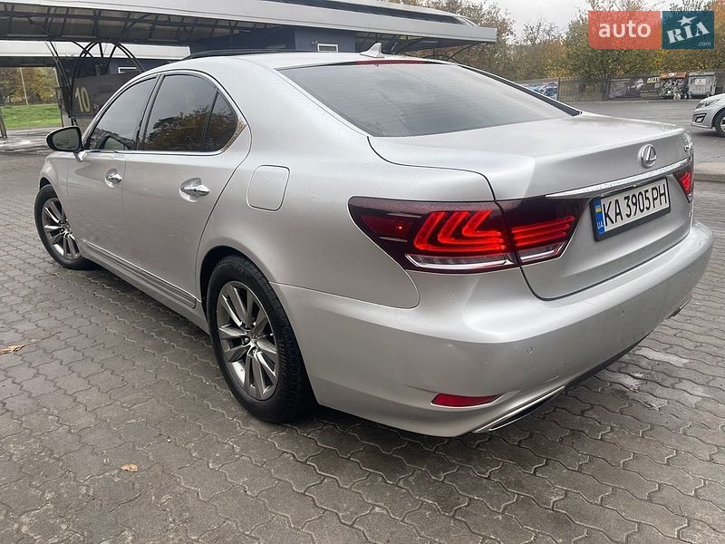 Седан Lexus LS 2013 в Львові