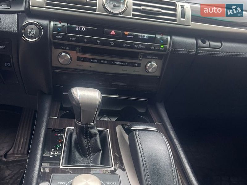 Седан Lexus LS 2013 в Львові