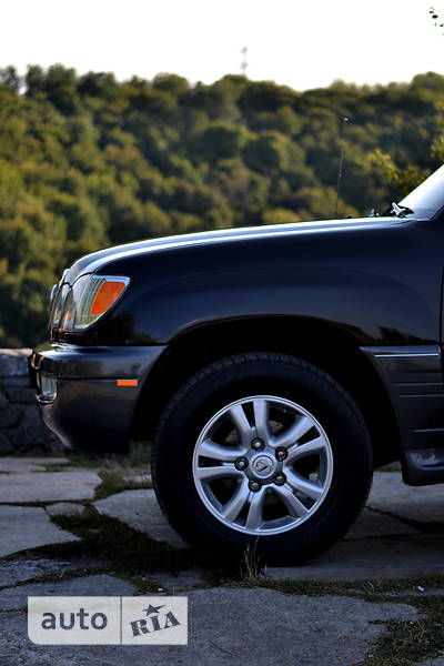 Внедорожник / Кроссовер Lexus LX 2003 в Житомире