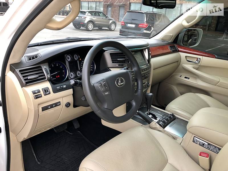 Внедорожник / Кроссовер Lexus LX 2008 в Киеве