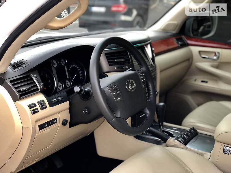 Внедорожник / Кроссовер Lexus LX 2008 в Киеве