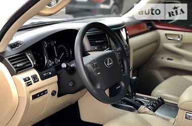 Позашляховик / Кросовер Lexus LX 2008 в 