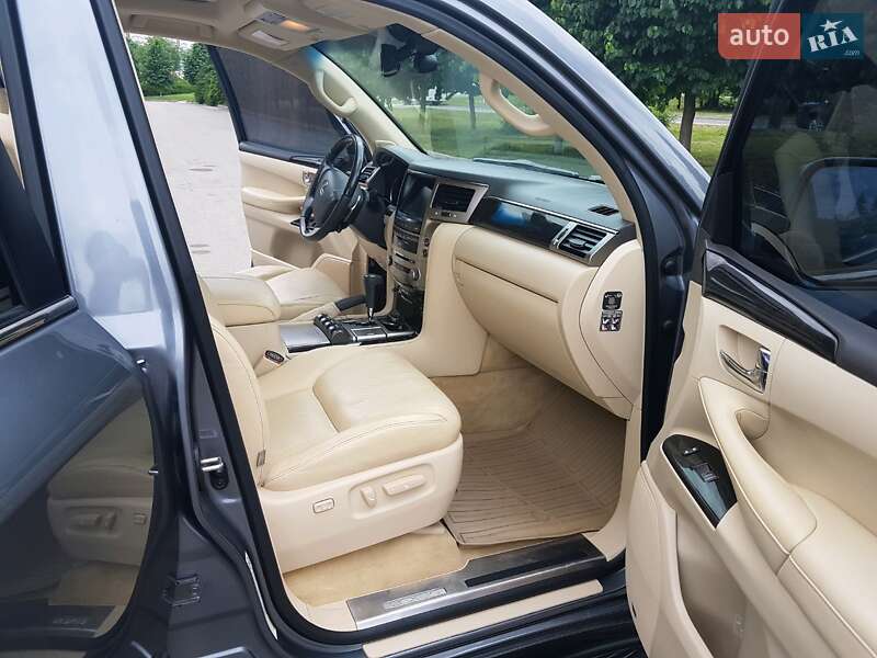 Позашляховик / Кросовер Lexus LX 2012 в Умані