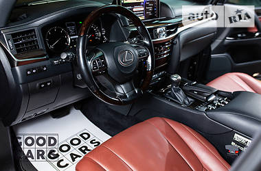 Позашляховик / Кросовер Lexus LX 2017 в 